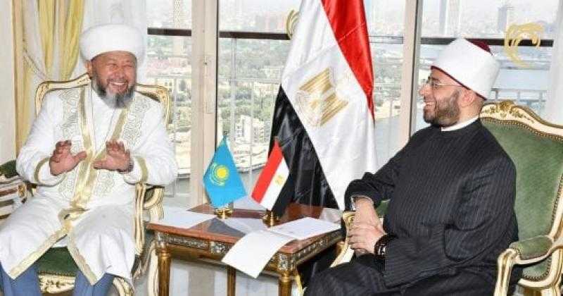 وزير الأوقاف يلتقى مفتى كازاخستان على هامش المؤتمر الدولى الخامس والثلاثين