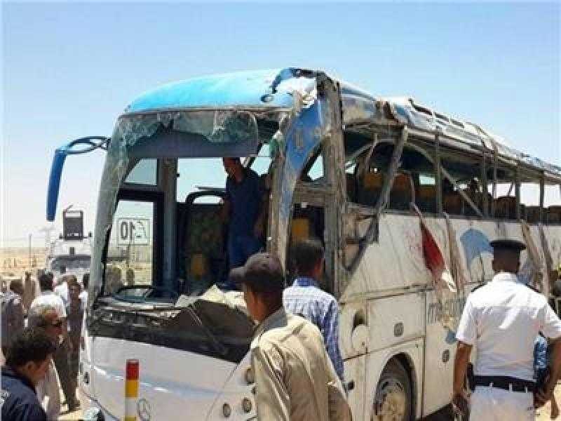 بالأسماء.. إصابة 19 شخصا فى حادث تصادم أتوبيس بميكروباص بالطريق الساحلى