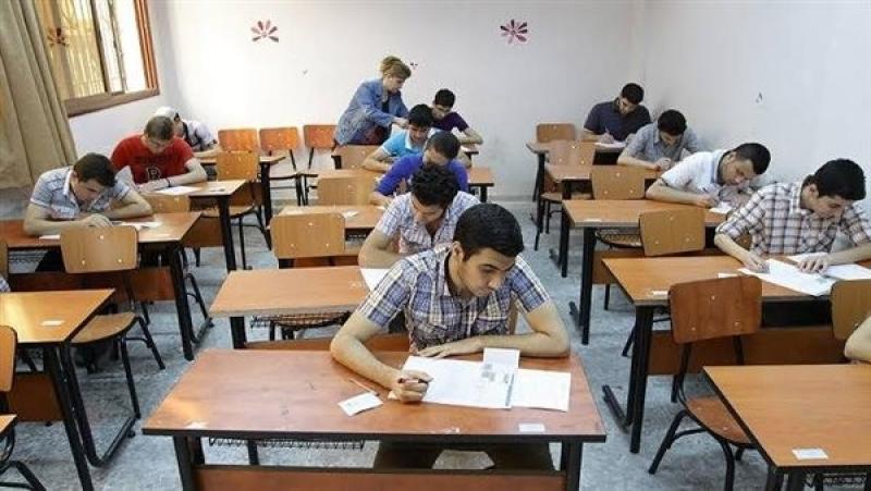 بدء امتحان اللغة الأجنبية الثانية بلجان الثانوية العامة الدور الثاني 2024