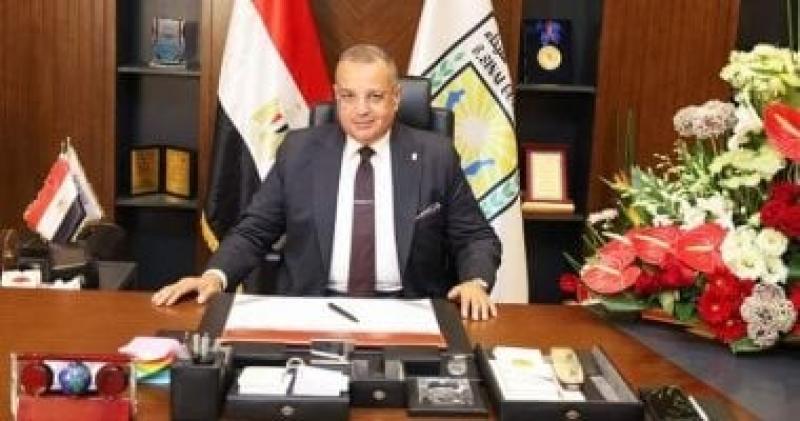 محافظ جنوب سيناء يلتقى فريقا من الشبكة الوطنية للطوارئ لبحث دعم التحول الرقمى