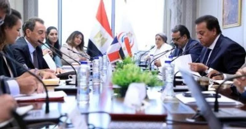 وزير الصحة يستقبل السفير الفرنسى بالقاهرة لبحث سبل التعاون بين البلدين