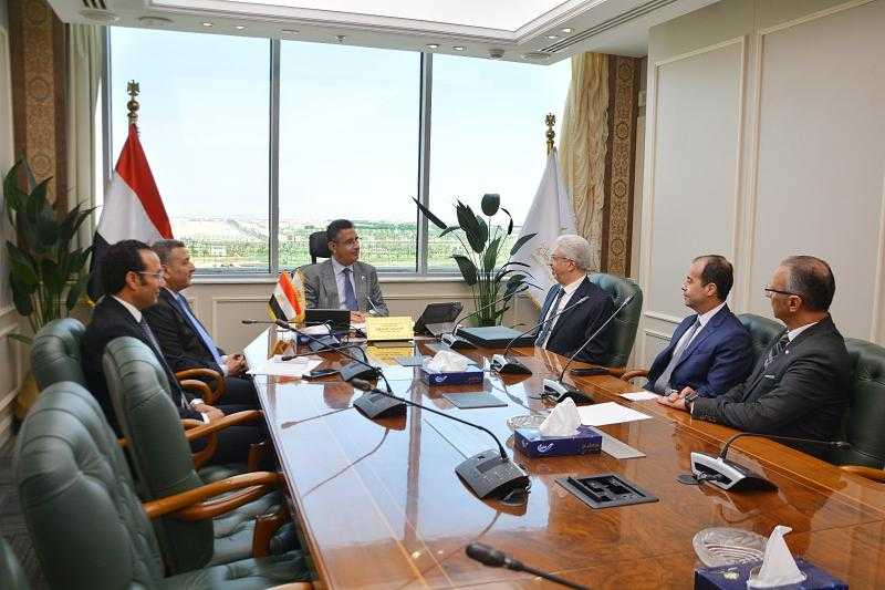وزير التموين يبحث مع شعبة الذهب سبل زيادة المعروض بالأسواق لضبط الأسعار