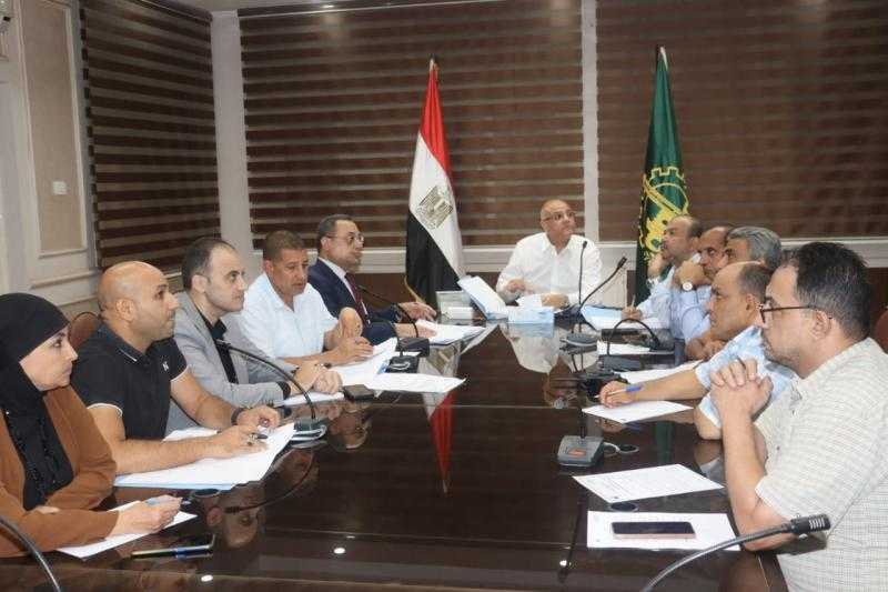 محافظ القليوبية يترأس اجتماع اللجنة العليا للإعلانات لبحث طلبات المعلنين وتعظيم الموارد