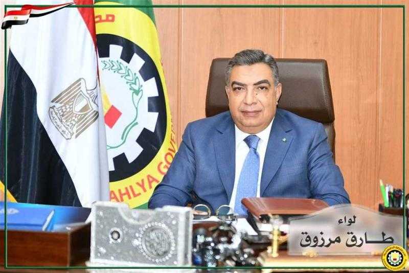 بسبب البناء المخالف.. محافظ الدقهلية يحيل مهندسين وفنيين بحي غرب المنصورة للتحقيق