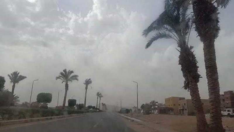 الأرصاد: غطاء سحابي يحجب أشعة الشمس.. وفرص سقوط أمطار على هذه المناطق الآن