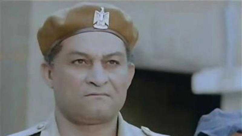 ياسر جلال يزور الفنان صالح العويل بالمستشفى