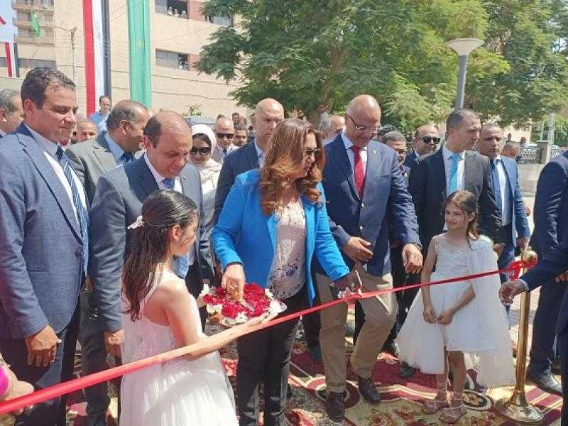 وزيرة التنمية المحلية ومحافظ القليوبية يفتتحان معرضي «أيادي مصر» و«صنع في القليوبية»