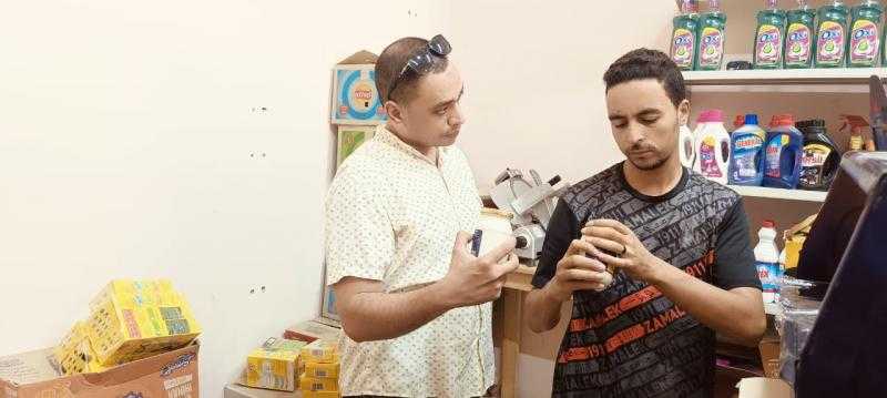 تحرير 108 محضرًا خلال حملات مكبرة لضبط الأسواق في منفلوط بأسيوط