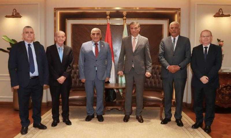 وزير الزراعة يبحث مع مدير ”أكساد” سبل تعزيز المشروعات المشتركة والتعاون في مجال حصد مياه الأمطار