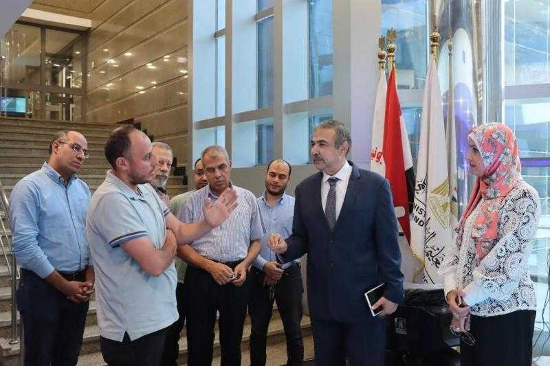 نائب وزير التعليم العالي للابتكار والبحث العلمي يتابع العمل بالمدينة العلمية لمعهد ”بحوث الإلكترونيات”