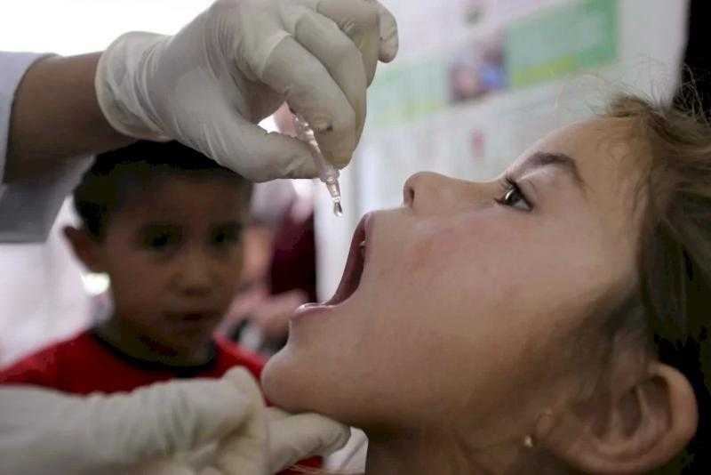 تطعيم أكثر من 72 ألف طفل فى قطاع غزة ضد شلل الأطفال