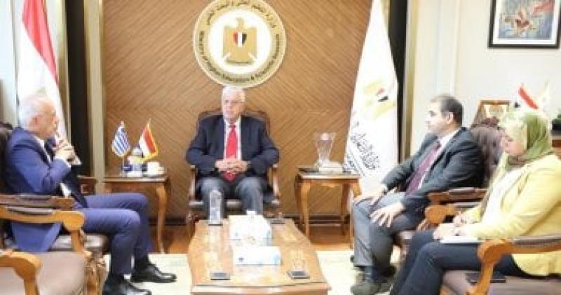 خط أحمر