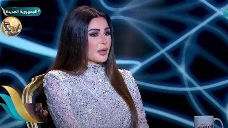 مدمرة جسديا ونفسيا.. فنانة شهيرة تكشف ابتعادها عن الفن بسبب مرض نادر
