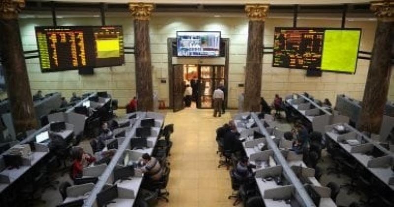 هبوط مؤشرات البورصة بختام جلسة الإثنين بضغوط مبيعات محلية وعربية