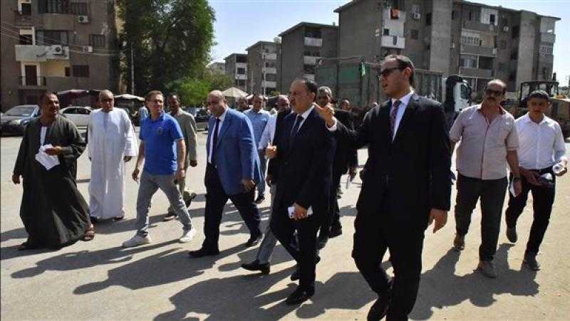 محافظ أسيوط يتفقد الباكيات الحضارية للباعة الجائلين بالوليدية