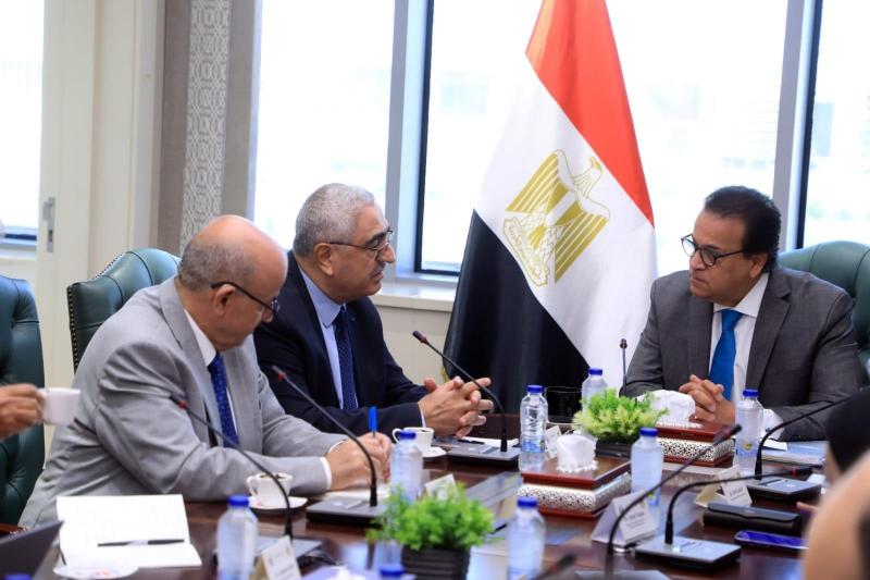 وزير الصحة يستقبل لجنة الرقابة الاستشارية المستقلة لبرنامج منظمة الصحة العالمية للطوارىء الصحية