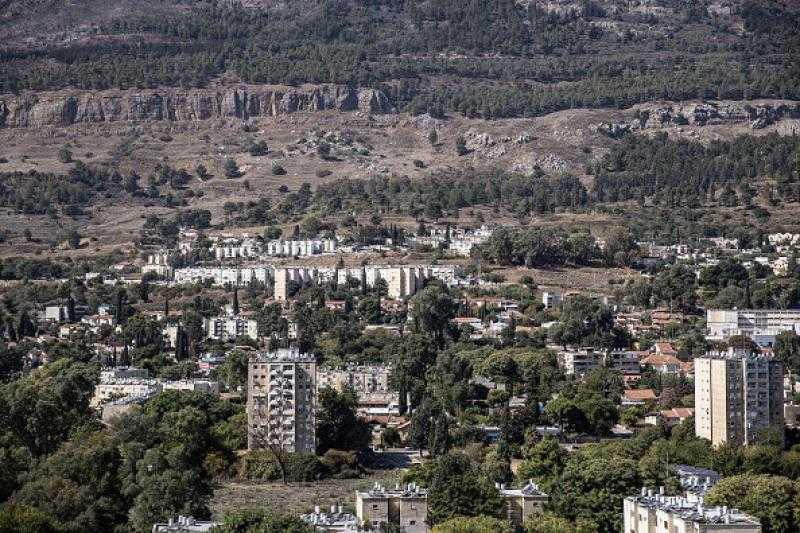 جيش الاحتلال يطلب من مستوطني كريات شمونة في إصبع الجليل البقاء قرب الملاجئ