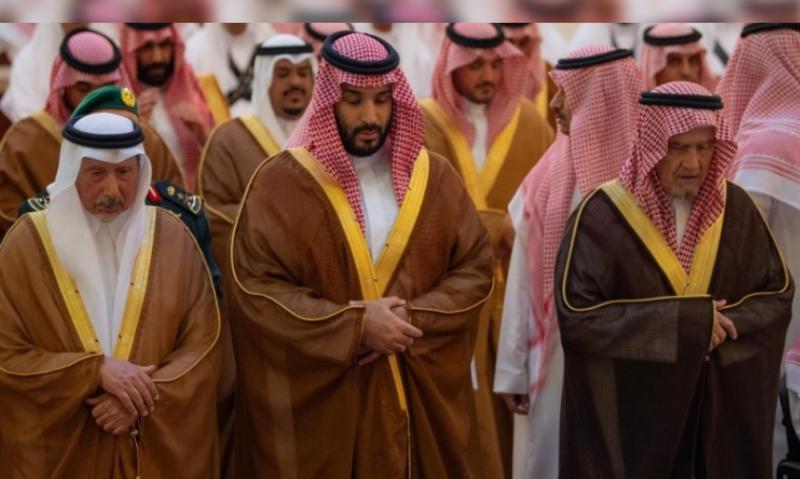 ولى العهد السعودى يؤدى صلاة الجنازة على عمته الأميرة لطيفة بنت عبد العزيز