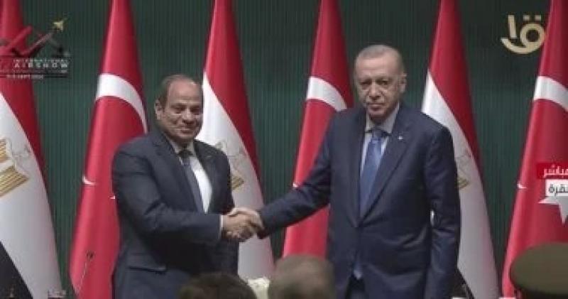 القطاع الخاص يرحب بنتائج زيارة الرئيس السيسي لتركيا.. خطة لزيادة التبادل التجارى لـ15 مليار دولار.. شعبة النقل: مصر بوابة المنتجات التركية للوصول للقارة