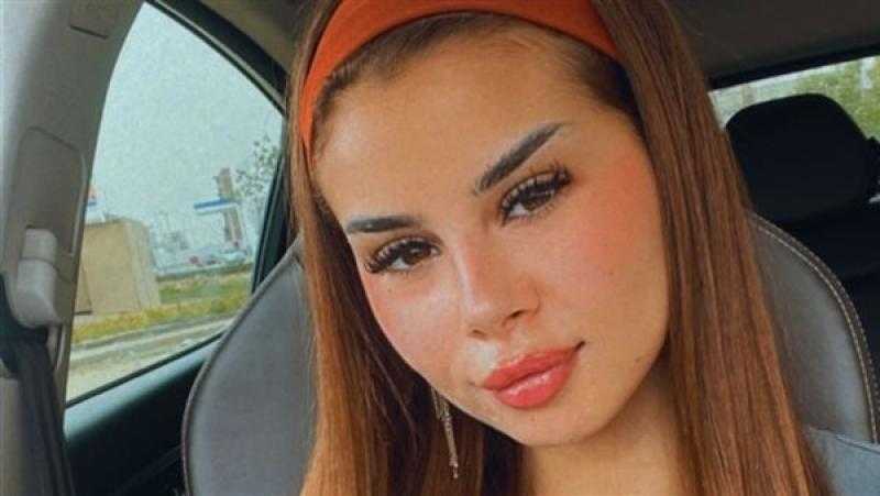 فستان قصير.. منة عرفة تثير الجدل من المالديف
