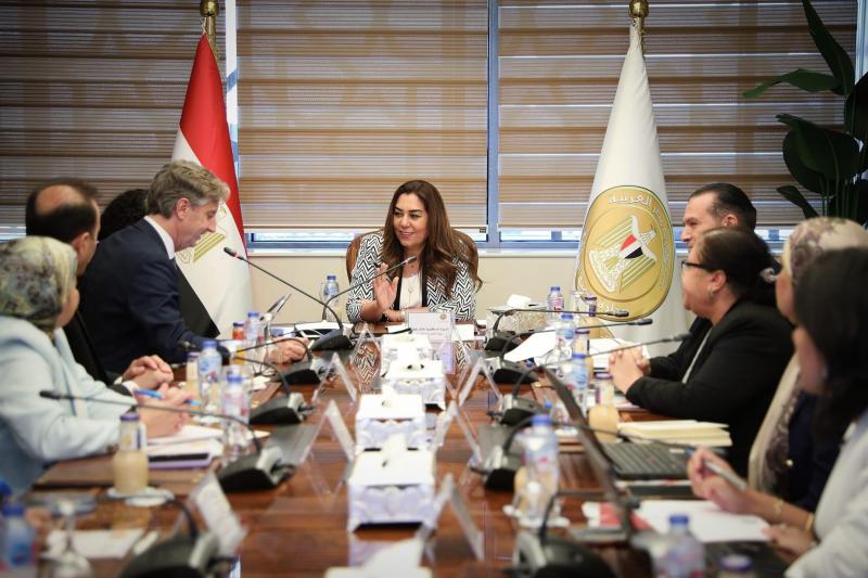 وزيرة التنمية المحلية تستقبل الممثل المقيم لبرنامج الأمم المتحدة الإنمائي في مصر