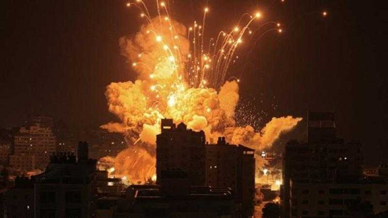 طيران الاحتلال يشن غارة على حي الزيتون بغزة