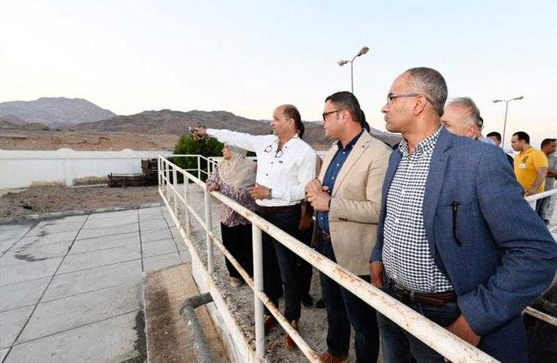 وزير الإسكان يتفقد محطة معالجة الصرف الصحي بمدينة ”دهب” بمحافظة جنوب سيناء