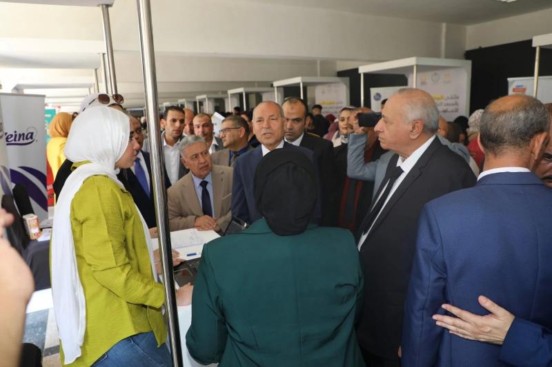محافظ القاهرة يفتتح ملتقى توظيفى يوفر ألف فرصة عمل.. صور