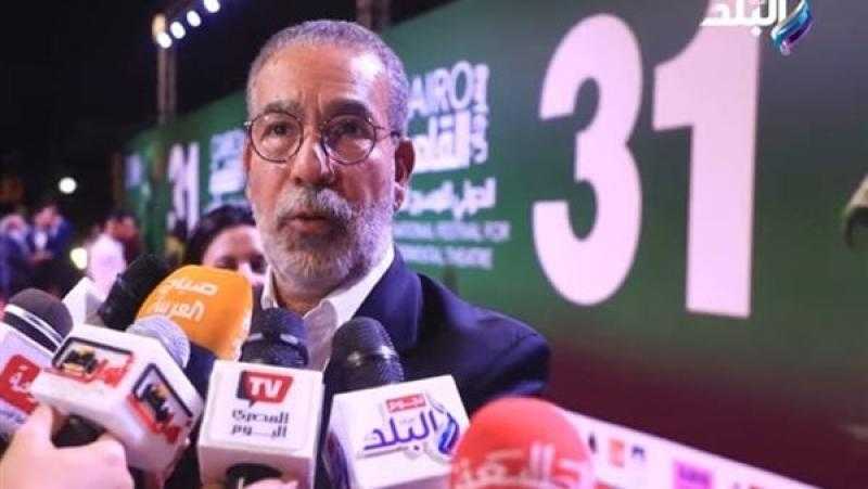 مدحت العدل : مهرجان القاهرة الدولي للمسرح التجريبي مختلف