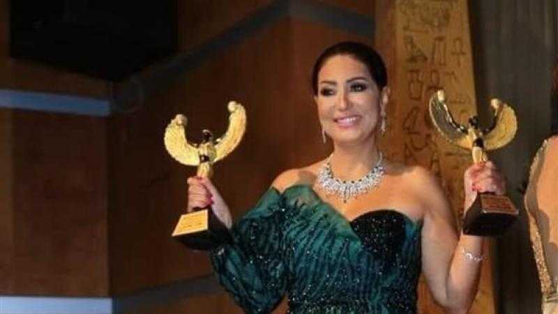 وفاء عامر تحصد نصيب الأسد من الجوائز عن «حق عرب» و«جودر»