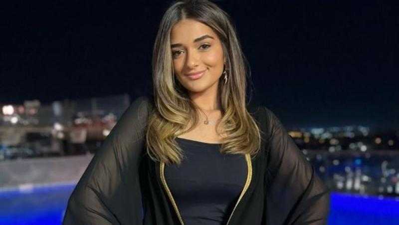 على البحر.. ملك أحمد زاهر تثير الجدل بظهورها
