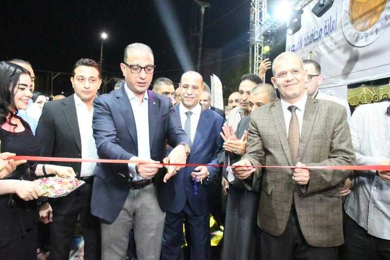 محافظ الفيوم يفتتح معرض حزب الشعب الجمهوري ”أهلاً مدارس”.. صور