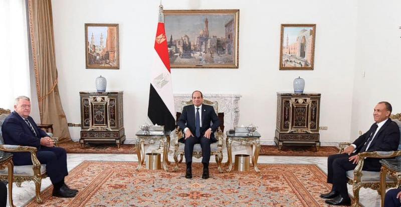 خط أحمر