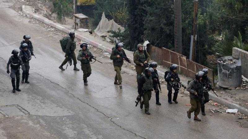 إسرائيل تعتقل ثلاثة فلسطينيين للاشتباه في تخطيطهم لهجوم