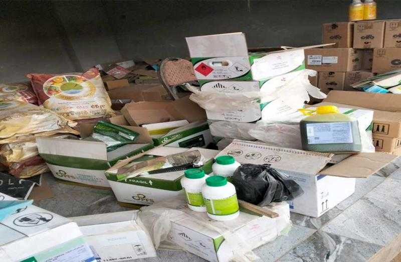 ضبط 240 عبوة مبيدات زراعية منتهية الصلاحية في البرلس بكفر الشيخ