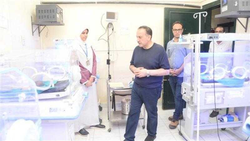 محافظ أسيوط يتفقد مستشفى أبنوب المركزي للاطمئنان على سير العمل وجودة الخدمات