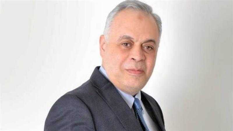 نقيب الممثلين: وقف التعامل مع شركات الإنتاج المتعاقدة مع ”التيك توكر”