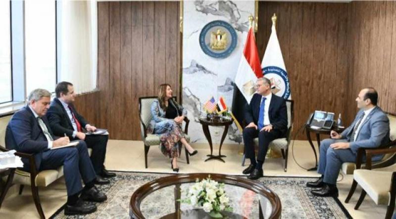 خط أحمر