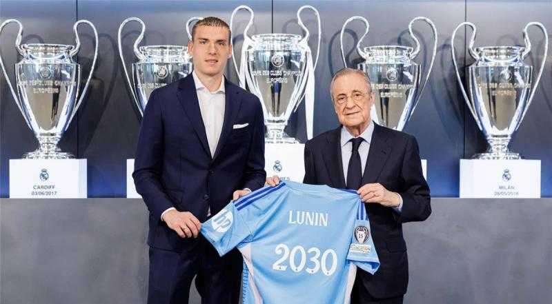 ريال مدريد يعلن تجديد عقد الحارس الأوكراني لونين حتى 2030