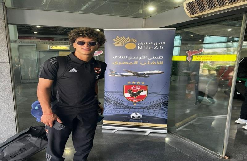 النيل للطيران تسير رحلة خاصة لنقل بعثة الأهلي إلى نيروبي.. صور