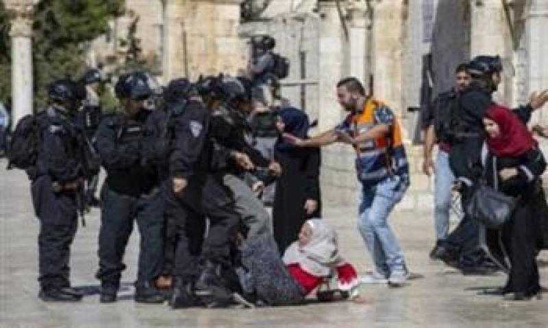 الاحتلال الإسرائيلى يتسبب بإجهاض امرأة حامل خلال الاعتداء على زوجها بالخليل