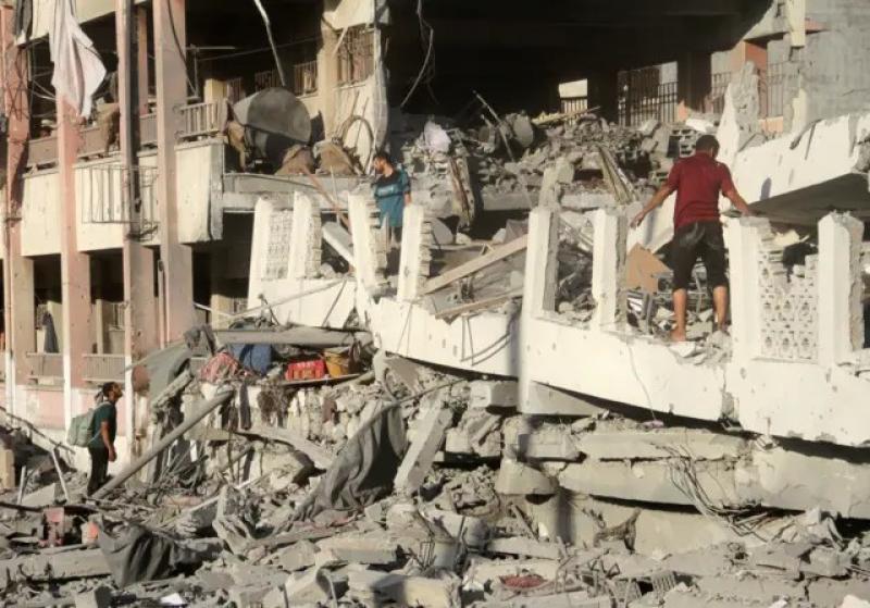 القاهرة الإخبارية: قصف مدفعى إسرائيلى كثيف صوب مخيم المغازى وسط قطاع غزة