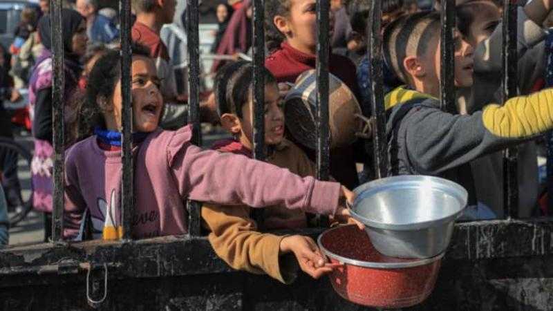 واشنطن بوست: الجوع يفترس سكان غزة مع تدهور الوضع الإنساني جراء القصف الإسرائيلي