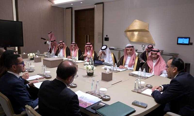 رئيس الوزراء: نعمل حاليًا على الانتهاء من اتفاقية حماية الاستثمارات المشتركة مع السعودية (تفاصيل)