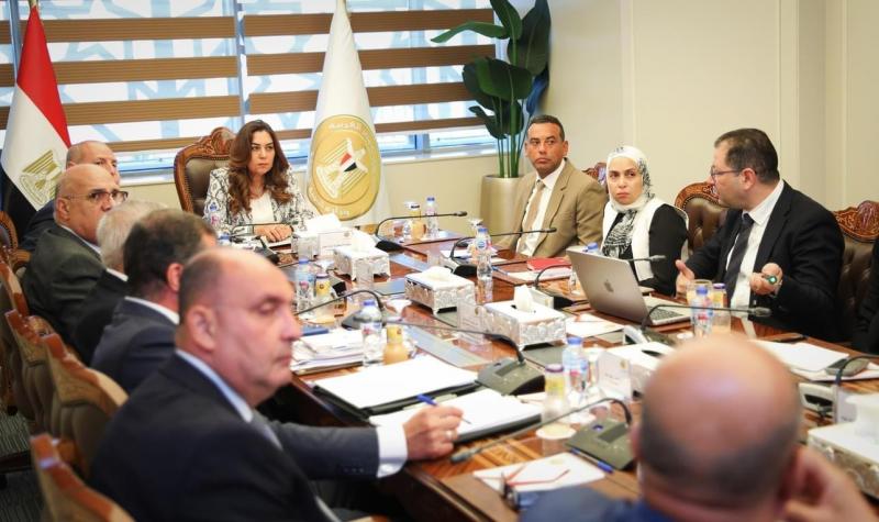 وزيرة التنمية المحلية تستعرض مع محافظ القاهرة مقترح تطوير شوارع الجوهري ويوسف نجيب والعسيلي بالعتبة