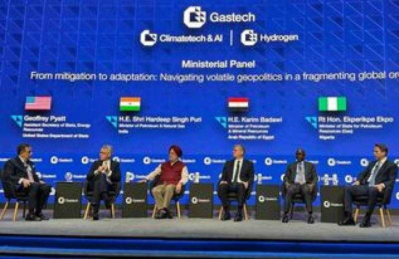 وزير البترول يؤكد أهمية قطاع الطاقة للاقتصاد المصري واعتزام الحكومة تسريع جذب الاستثمارات