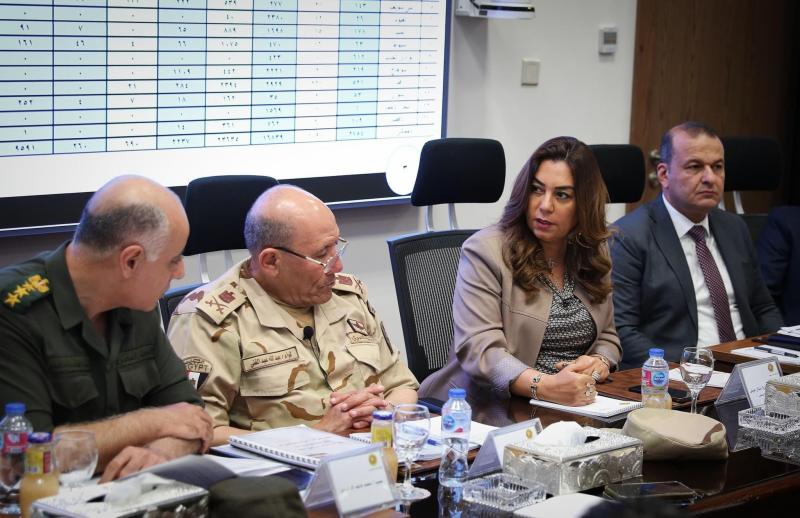 وزيرة التنمية المحلية تتابع مع نواب المحافظين وسكرتيري عموم المحافظات تقنين أراضي أملاك الدولة والتصالح علي مخالفات البناء