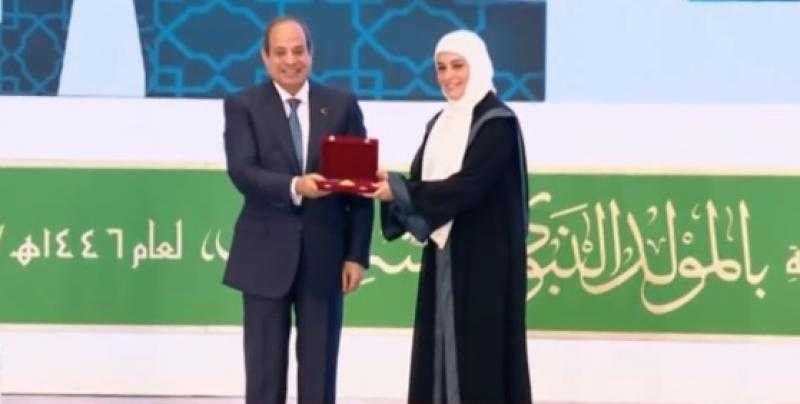 القومي للمرأة يُهنئ الدكتورة فاطمة عنتر الواعظة بالأوقاف لتكريمها من الرئيس السيسي باحتفالية المولد النبوي