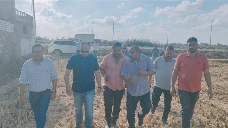 جولات ميدانية لقيادات وزارة البيئة لمتابعة منظومة قش الأرز بكفر الشيخ