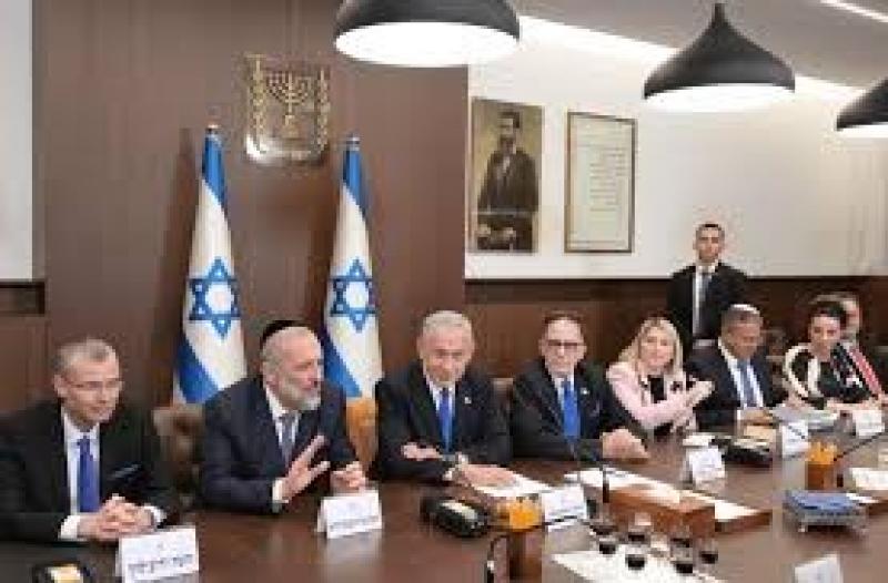 إسرائيل تعقد اجتماعا وزاريا موسعا وسط تهديدات بتكثيف الهجمات على لبنان